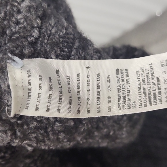 Hollister rare Women's Cropped cable knit sweater shirt with front pockets - Picture 4 of 6